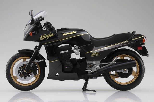 KAWASAKI GPz900R 黒/金 フィギュア アオシマ
