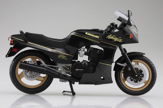 KAWASAKI GPz900R 黒/金 フィギュア アオシマ