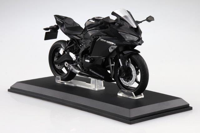 KAWASAKI Ninja ZX-25R メタリックスパークブラック フィギュア アオシマ