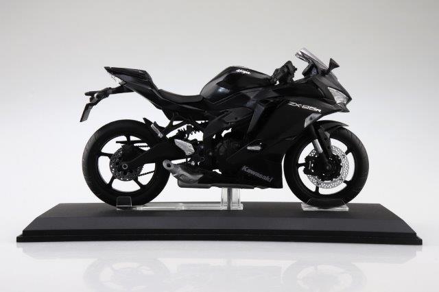 KAWASAKI Ninja ZX-25R メタリックスパークブラック フィギュア アオシマ