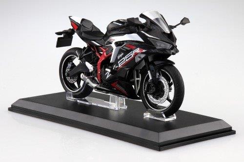 KAWASAKI Ninja ZX-25R メタリックスパークブラック×パールフラットスターダストホワイト フィギュア アオシマ