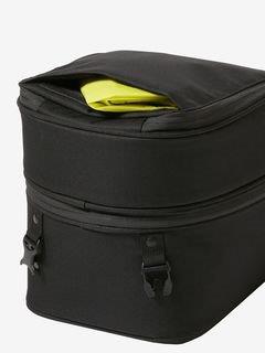 取寄 バーティカル シート バッグ 25 ブラック(BK) サイズ GB73384 ゴールドウイン