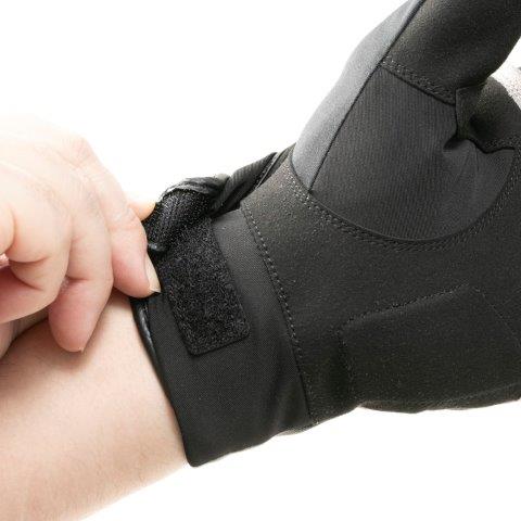 取寄 ゴールドウイン ショートコントロールグローブ ブラック×オレンジ(KO) WLサイズ GSM26253