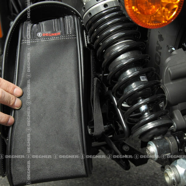 DEGNER NB-124 ブラック スポーツスター専用!ナイロンスイングアームバッグ シングル PVC(合成皮革)/ナイロン 縦29×横25×幅12(cm) レインカバー、 専用サポートステー(ボルト付)