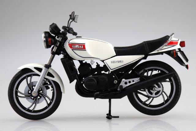 Yamaha RZ250 ニューパールホワイト フィギュア アオシマ