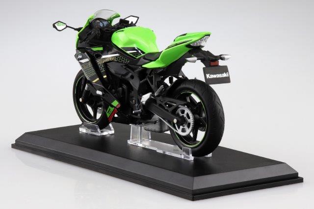 KAWASAKI Ninja ZX-25R ライムグリーン×エボニー フィギュア アオシマ