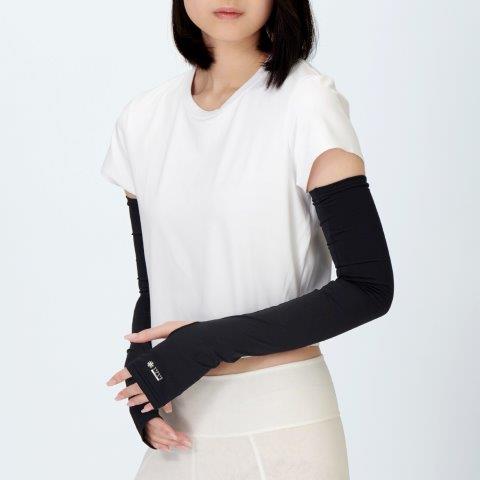【氷撃α】ACCESSORY LINE 冷感アームカバー サムホールタイプ ロングタイプ 両腕用 ブラック Mサイズ 25151743 フリーズテック