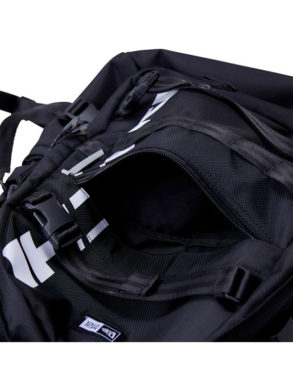 NEB005 ブラック CARRIER PACK NEWERA×RSタイチ 35L
